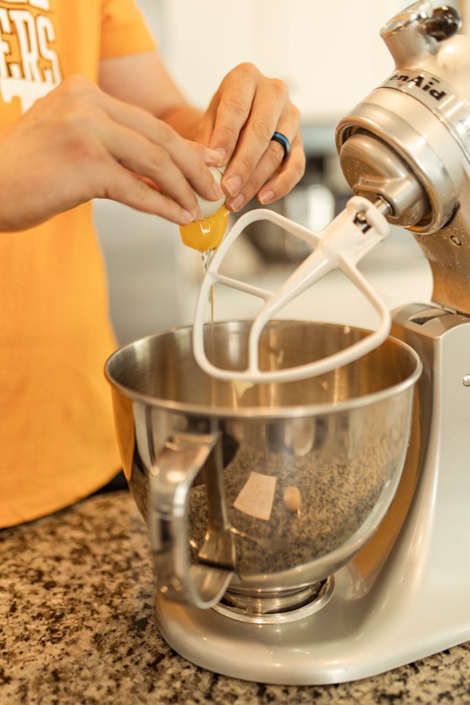 Mixer with egg